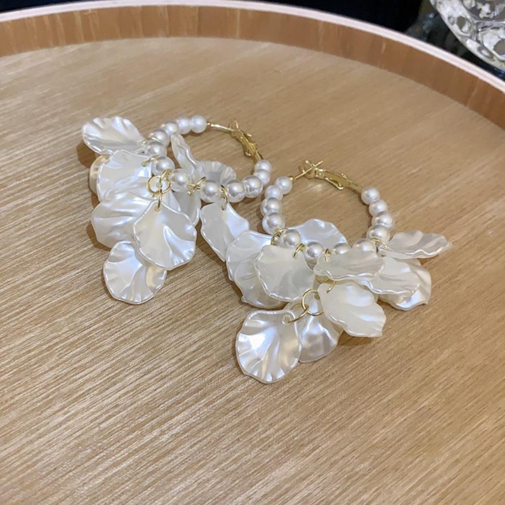 Серьги-кольца с лепестками ракушек, белые серьги-капли с кисточками, элегантные жемчужные серьги, женские