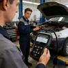 Промышленный диагностический сканер OBD2 Дисплей высокого разрешения Совместимость с несколькими языками Автомобильный диагностический инструмент