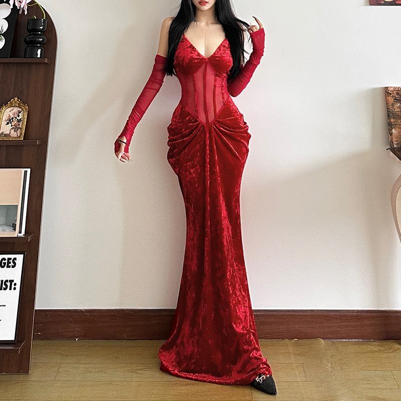 Осенне-зимнее женское однотонное облегающее платье с высокой талией и V-образным вырезом на бретелях-халтерах