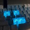 Высокопрозрачные колпачки клавиш усиливают эффекты подсветки и обеспечивают длительное использование для механических клавиатур