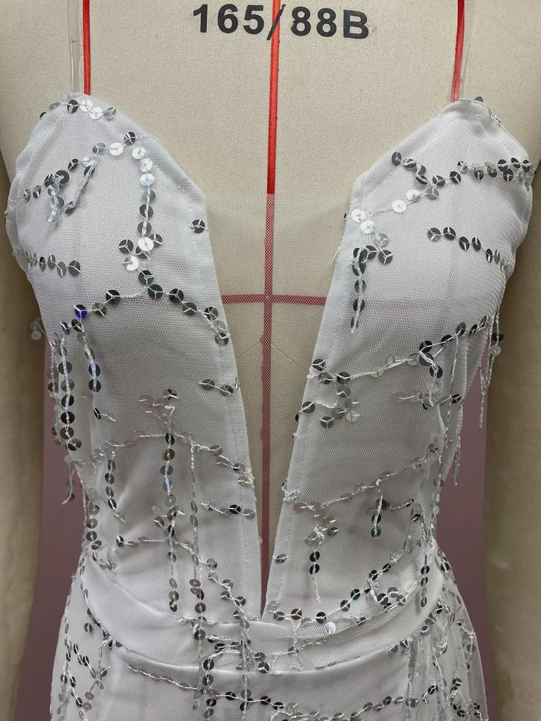 Женское сексуальное серебристое платье макси с V-образным вырезом на подтяжках 2025 года