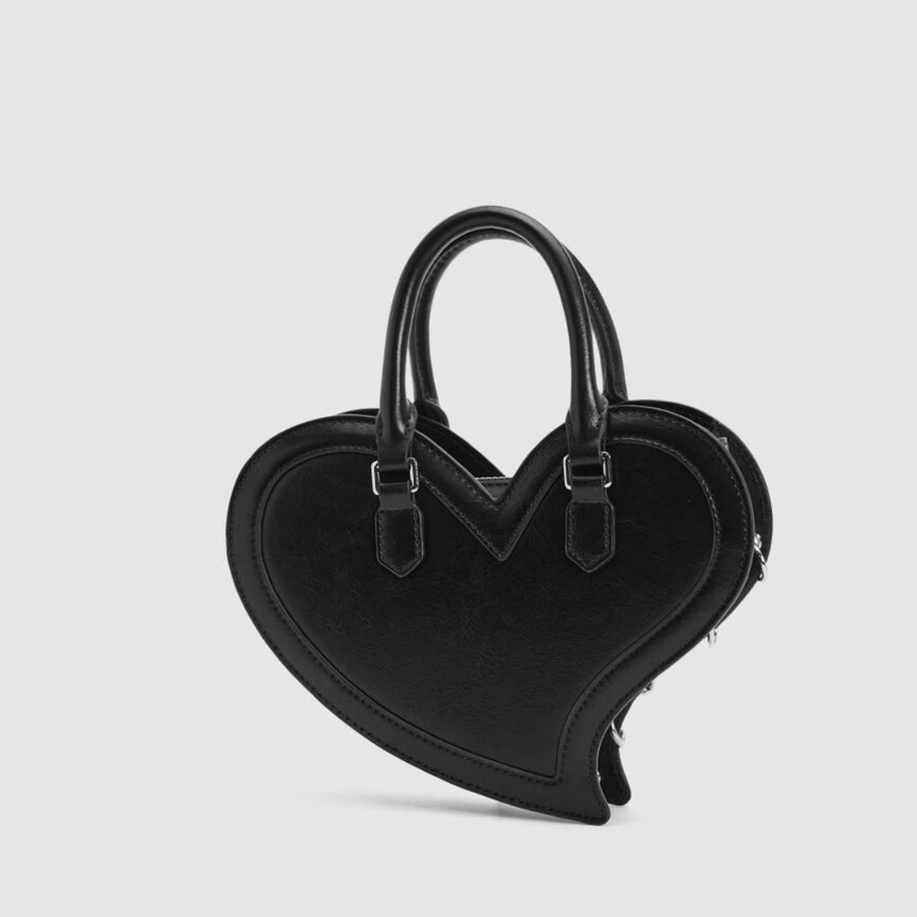 Новая женская сумка через плечо в стиле панк-рок в форме сердца, черная, длина 18,5, толщина 6,5 см, высота 13,5