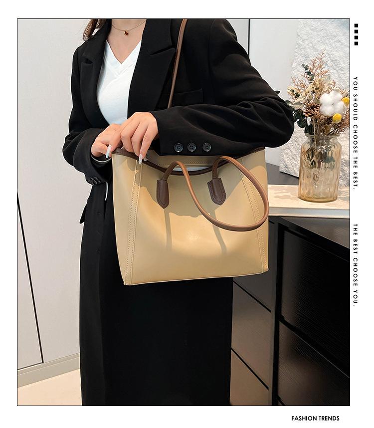 2024 Retro Large Capacity Women's Tote: Stylish Korean-Style, Trendy Autumn/Winter Single Shoulder Commuter Bag