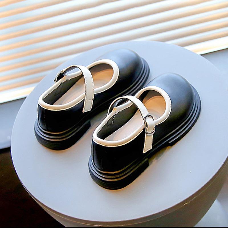 Детская обувь. Маленькая кожаная обувь для девочек. Детская повседневная обувь.