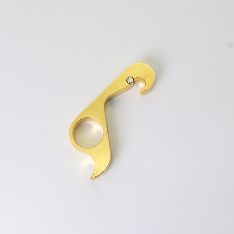 One-handed Bottle Opener Outdoor One-handed Bottle Opener Magnetic Metal Bottle Opener