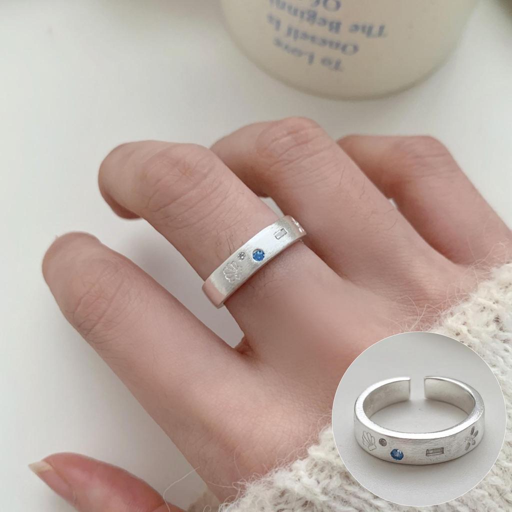 Элегантное посеребренное кольцо S925 светло-голубого цвета с открытым дизайном для женщин - Универсальное, модное и роскошное кольцо на указательный палец.
