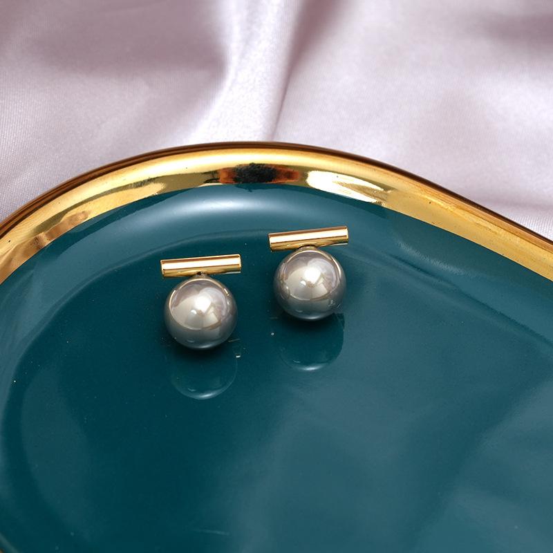 Silver Needle Simple Pearl Stud Earrings French Temperament High-End Earrings Niche Light Luxury Retro Versatile Earrings Women