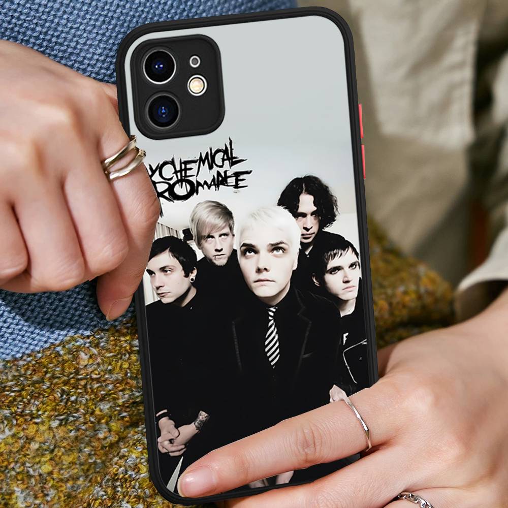 Чехол-бампер My Chemical Romance Rock Band Матовый Защитный Чехол Для IPhone 16 15 14 13 12 11 Pro Max X XS MAX Защитный Чехол