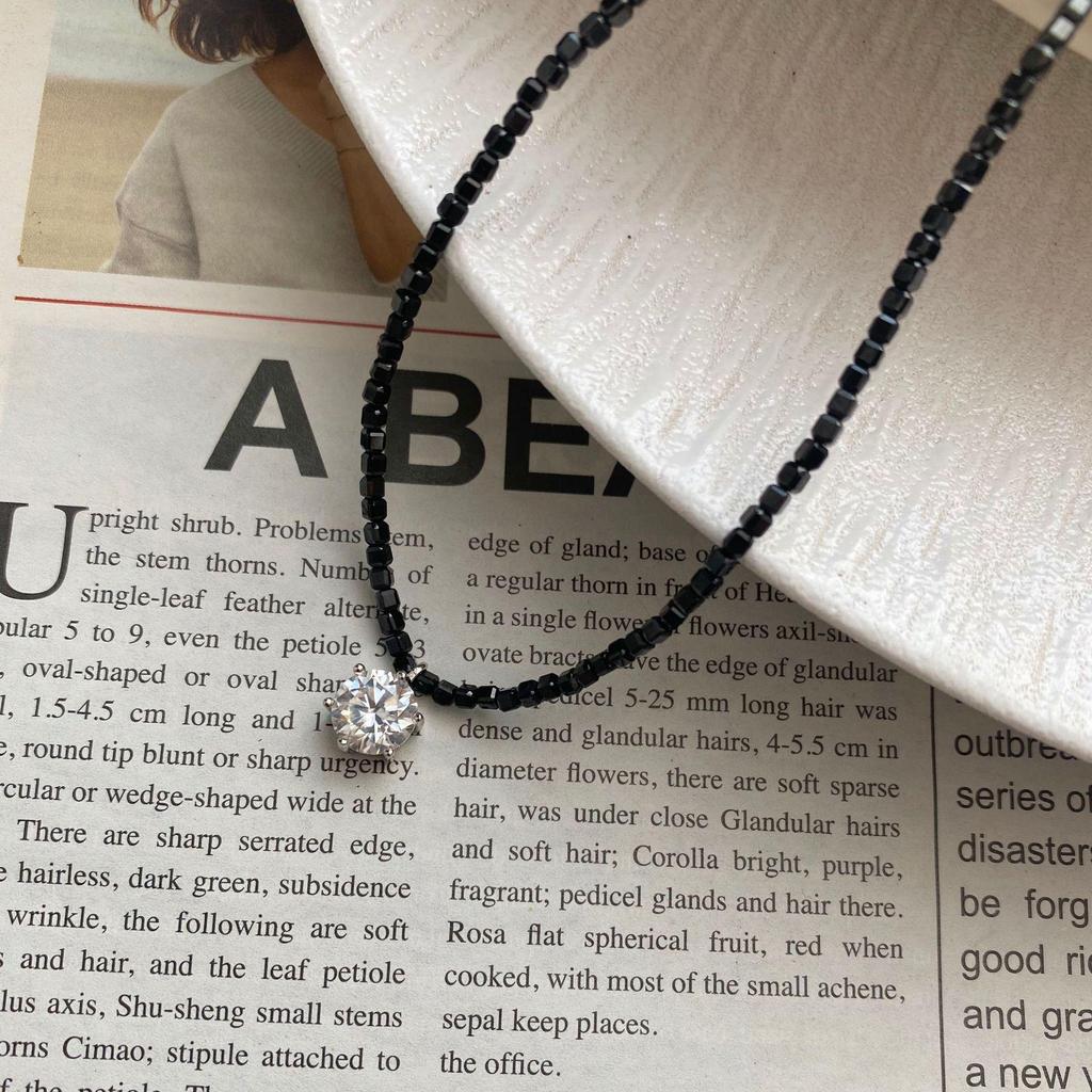 Высококачественное ожерелье из циркона и черной шпинели в холодном стиле: Легкая, роскошная, универсальная и элегантная цепочка на ключицу.