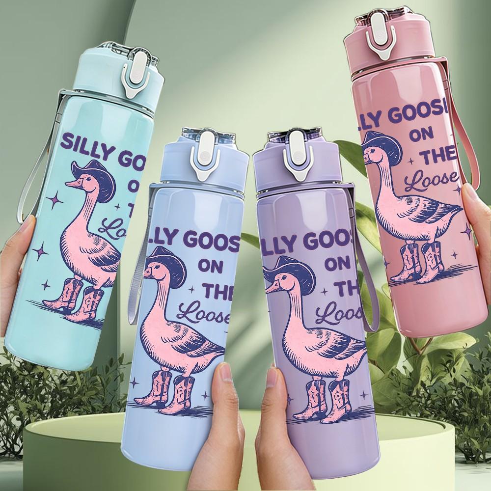 1PC Silly Goose Pastel Cartoon Character Print 750ml Color Plastic Sports Water Bottle Leakproof Flip Straw Lid Suitable for Sports Office Home Use