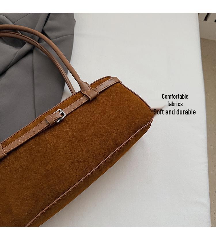 Сумка-багет из матовой кожи Yuezi: Осенне-зимняя коллекция 2025 года: Сумка Boston через плечо и под мышку