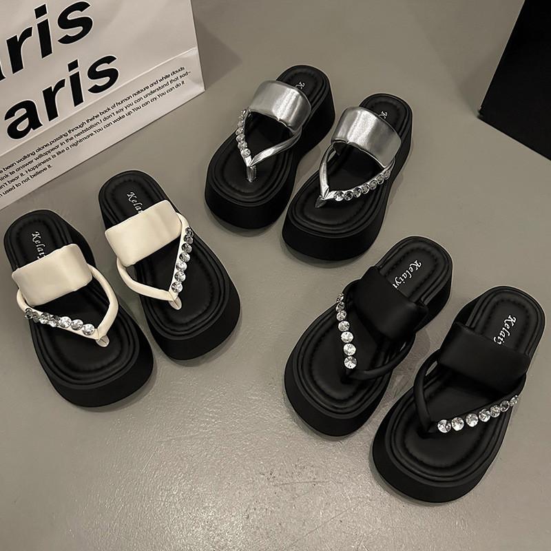 Stylish Thick Sole Women's Flip Flops Summer Casual Wedge Sandals In Black Color