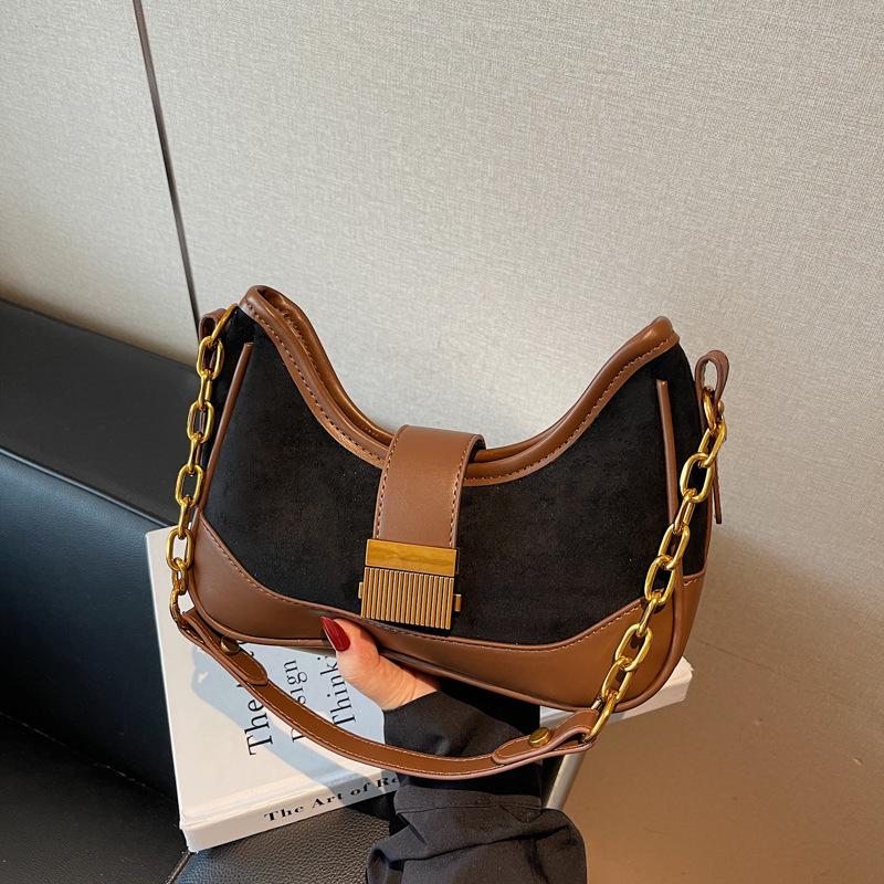 Suede bag women's large capacity 2025 new autumn and winter niche design messenger bag single shoulder underarm baguette bag