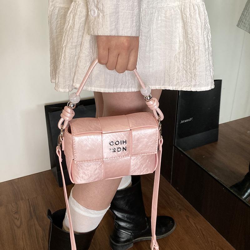High-end niche bag women's spring and summer 2025 new fashion shoulder messenger bag Korean version women's woven small square bag