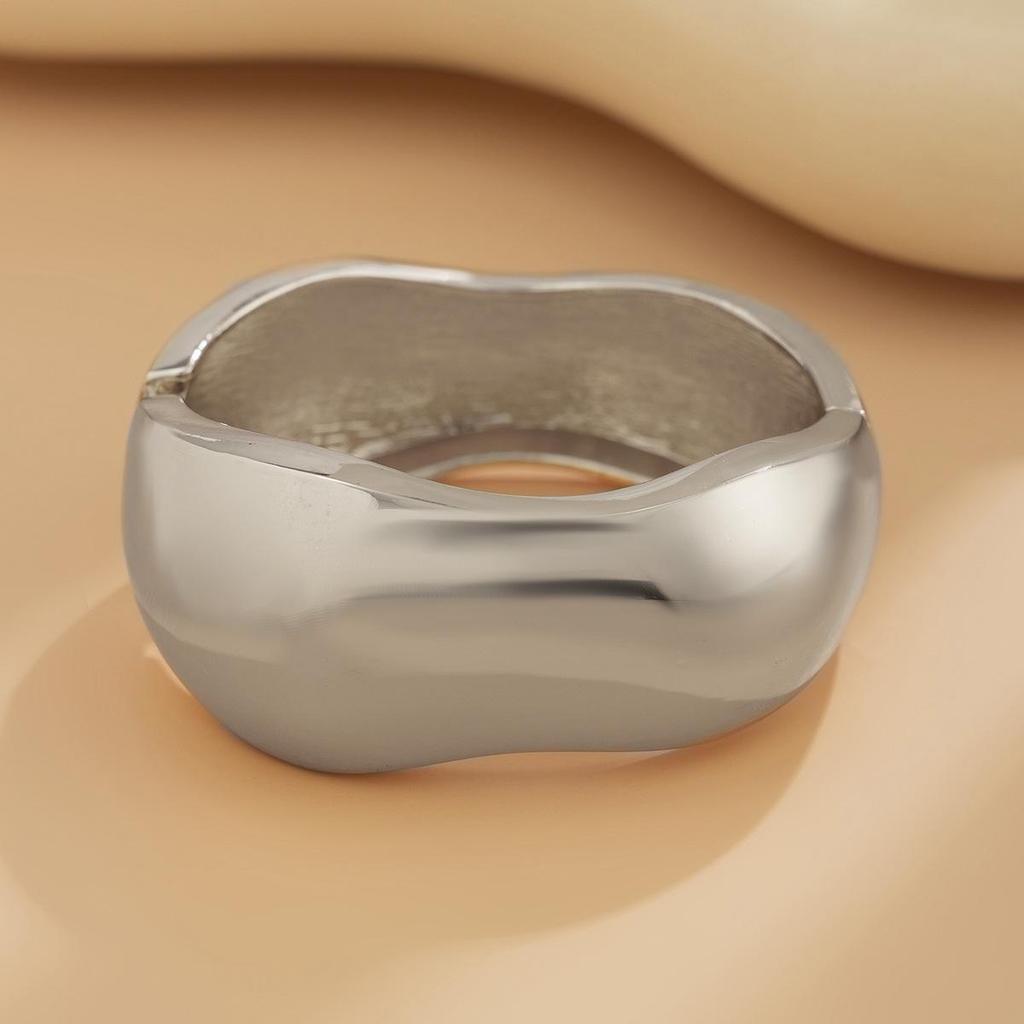 European and American Smooth Arc-Shaped Alloy Spring Bracelet Set