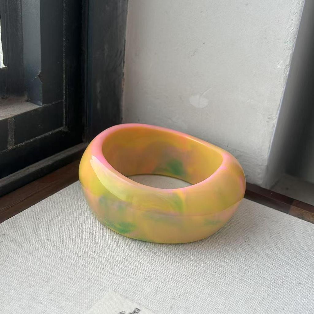 Exaggerated Irregular Geometric Resin Bracelet for Women - Fashionable Wide Bangle