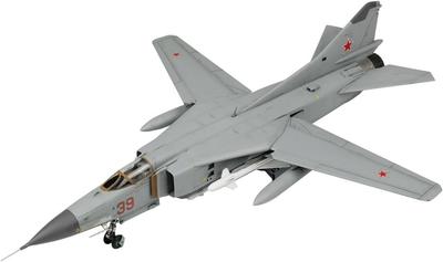 PLATZ Советский Фроггер Б с металлической трубкой Пито Пластиковая модель 1/48 МиГ-23МФ ТПА-56 (Самолет)