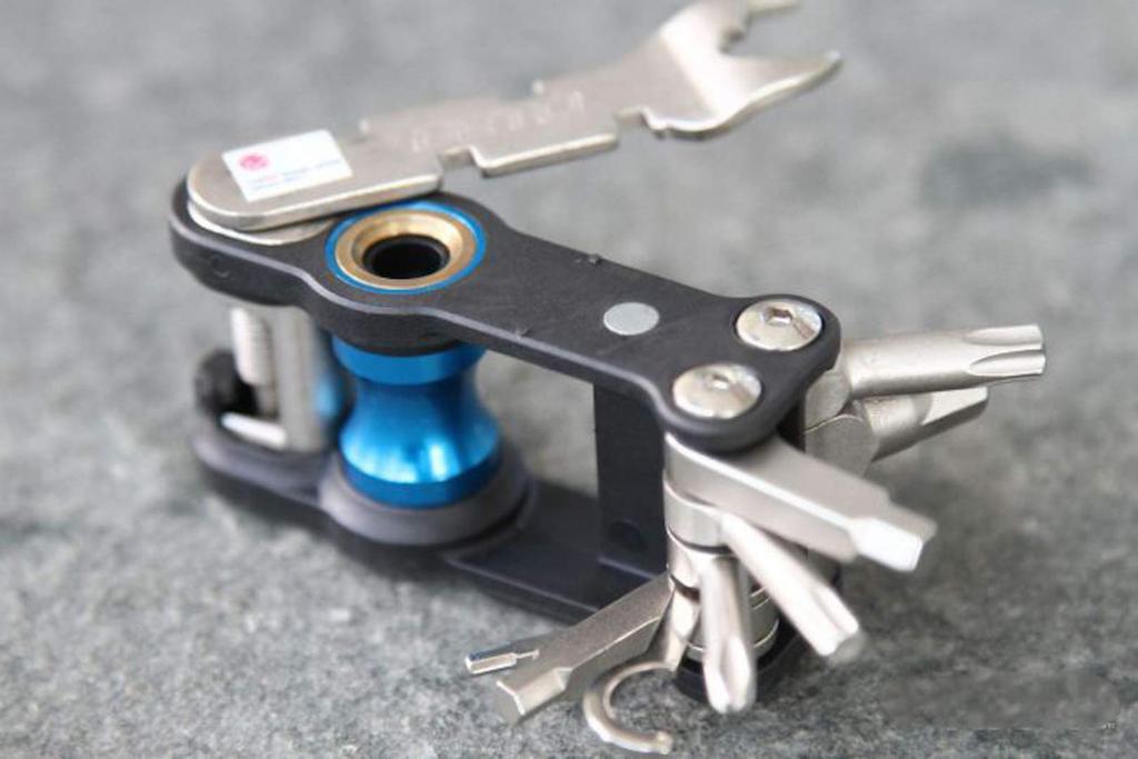 BETO для шоссейных велосипедов с CO2 Награда за хороший дизайн Сделано в QikFix Supreme Набор велосипедных инструментов 18-в-1 Мультиинструмент Головка, Победа, Тайвань, BT-343