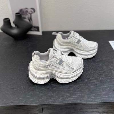 Весна-лето 2025 новые 7 см подошва-маффин дышащие папины кроссовки женские маленькие модные универсальные повседневные спортивные кроссовки тренд