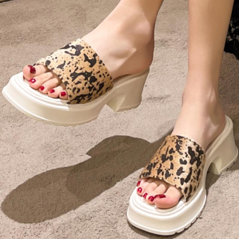 Новые летние модные элегантные повседневные свободные сандалии на квадратном каблуке с увеличенным каблуком, модные тапочки с открытым носком и круглым носком, НЕТ:Q2946