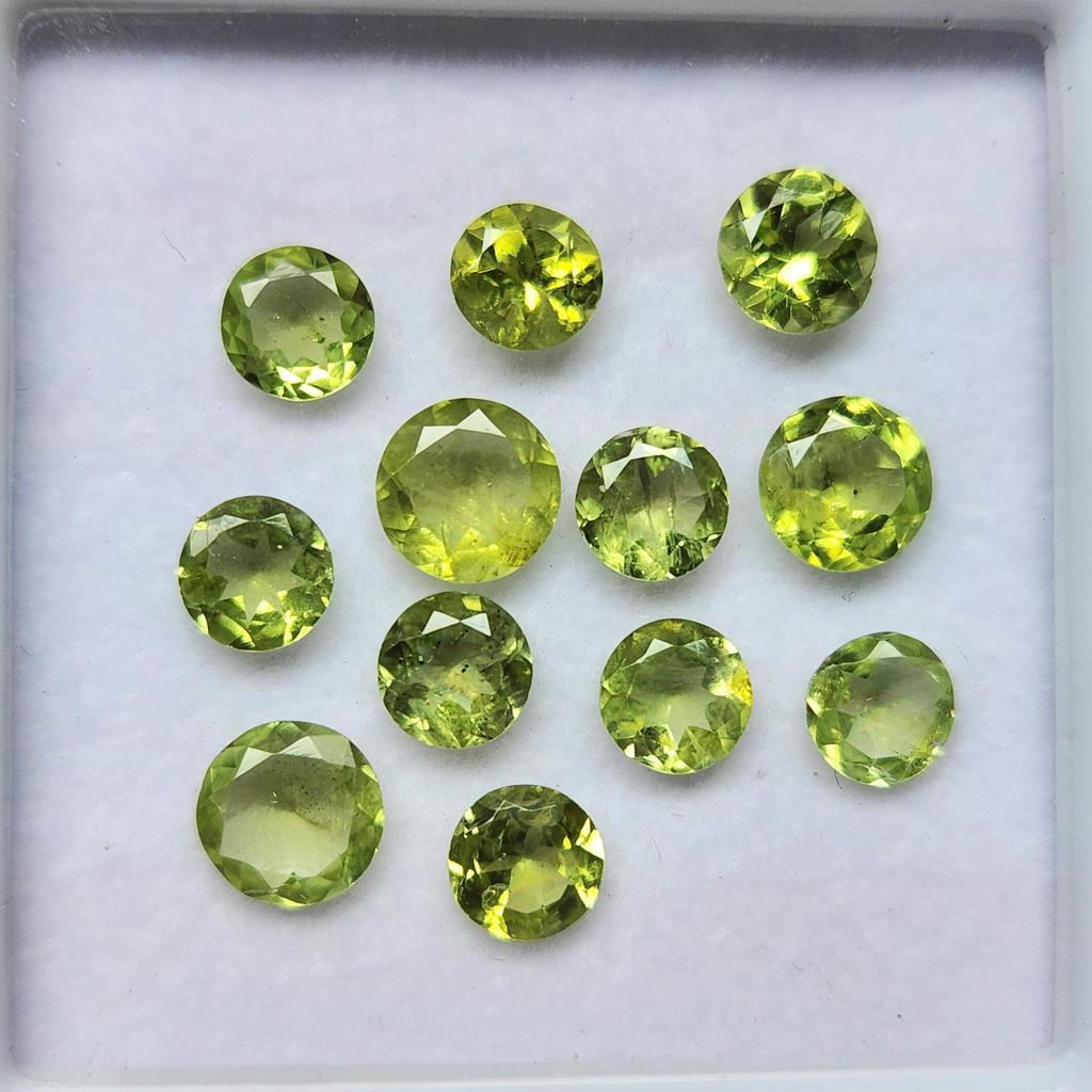 Round Shape Natural Loose Green Peridot Gemstone, 12 Pcs Lot, 5-6 mm Size, 6.10 Carat Lot, Loose Stone.