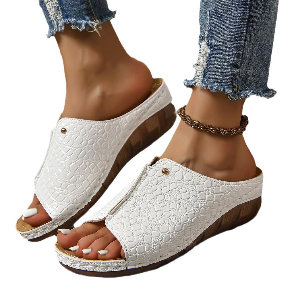 2025 лето новые большого размера тапочки танкетка рыбий носок швейная линия внешняя торговля женские лакированная кожа повседневные женские тапочки