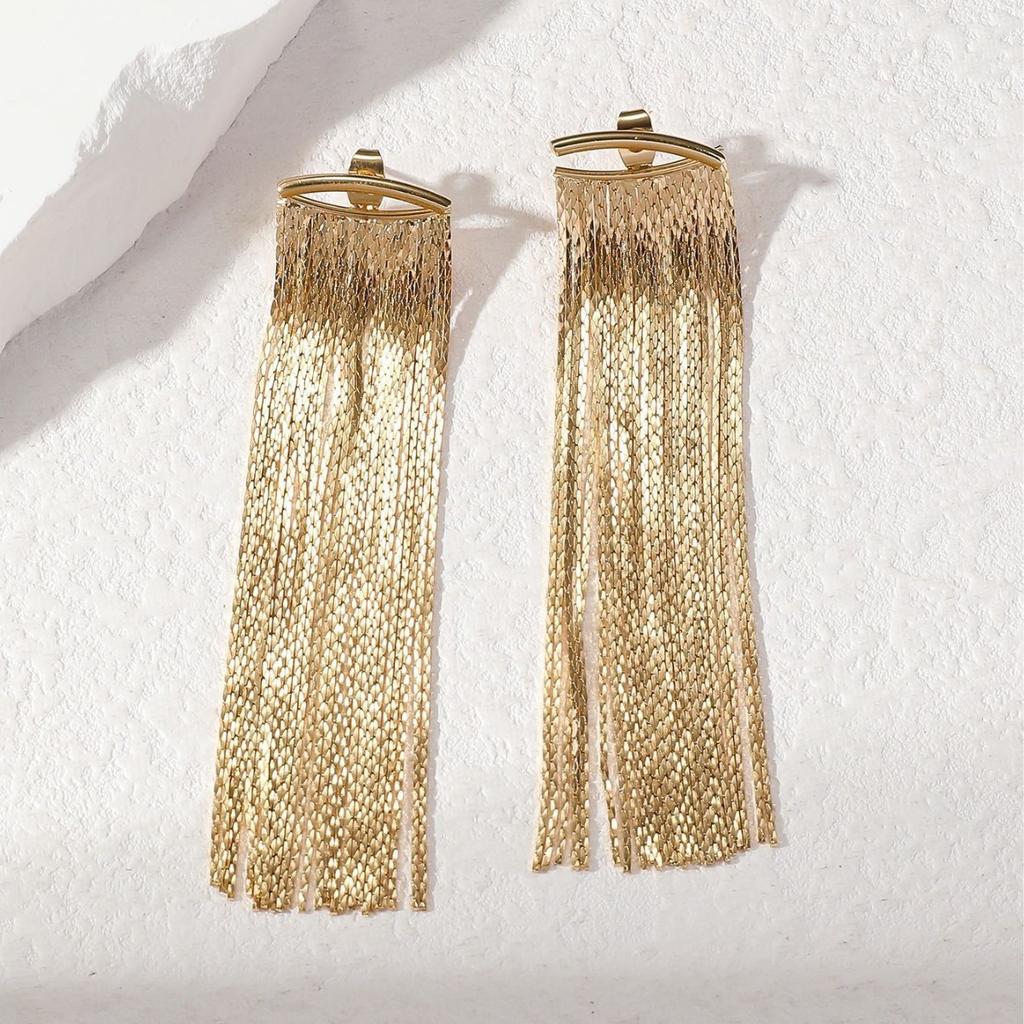 Ladies' fashionable tassel unique high-end earrings suitable for daily wear, gatherings, and holiday gifts