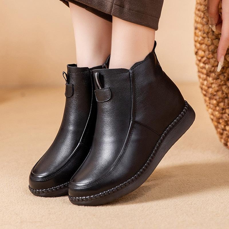 Кожаные хлопковые туфли для пожилых женщин, осенние и зимние бархатные зимние сапоги, кожаные туфли на мягкой подошве для бабушек среднего и пожилого возраста, теплые и нескользящие