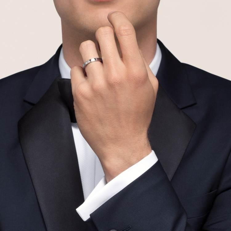 Cartier C De Классическое Письмо Платиновое Алмазное Кольцо Унисекс кольца B4051300