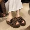 Корейская версия нишевых леопардовых пушистых туфель на платформе с одним словом, женские тапочки, осень-зима 2024, новые интернет-знаменитости, бархатный хлопок м