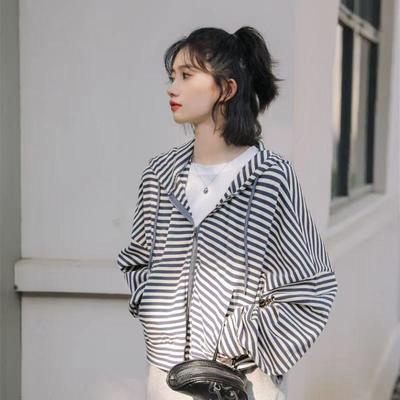 Осенняя новая корейская версия свободного и тонкого полосатого свитера с длинными рукавами и капюшоном, женская спортивная куртка-кардиган