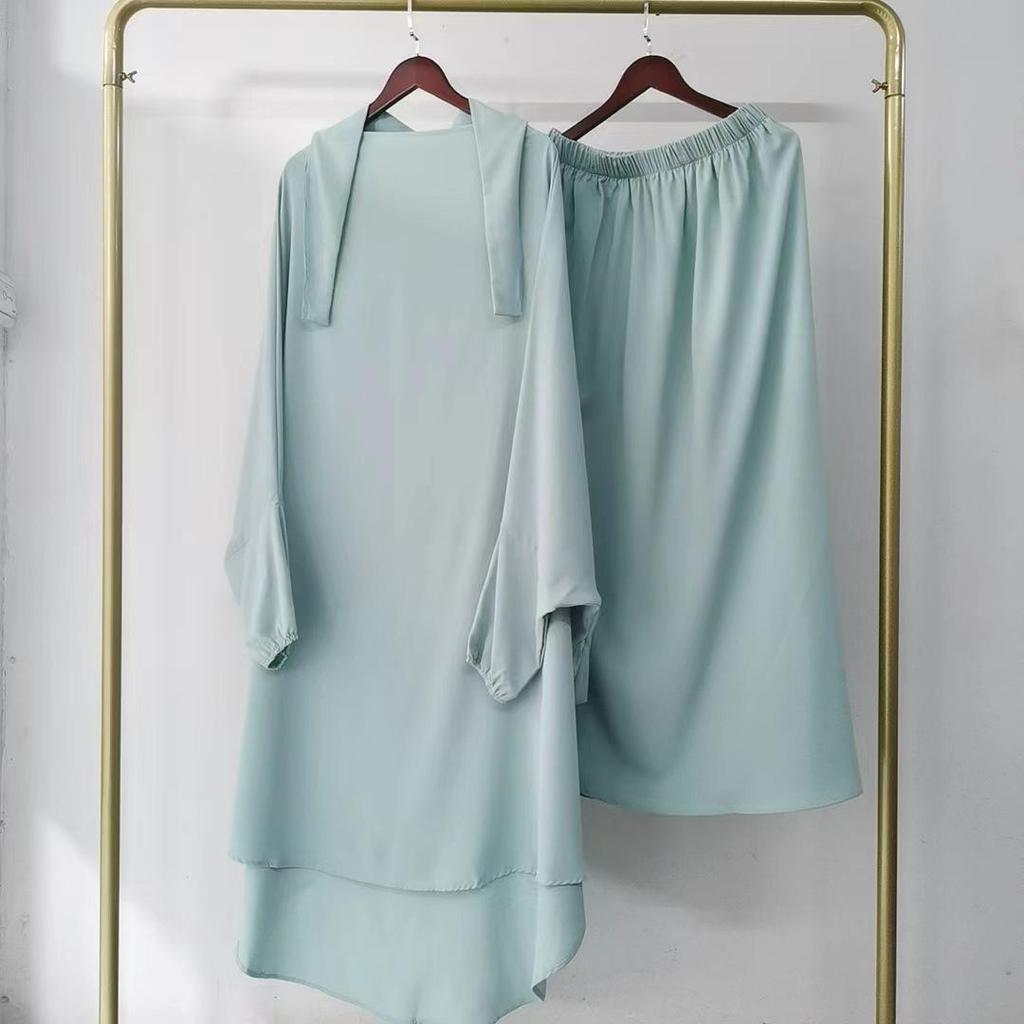 Yiduoduo Hooded Middle Eastern Robe: Solid Color Two-Piece Suit with Side Pockets