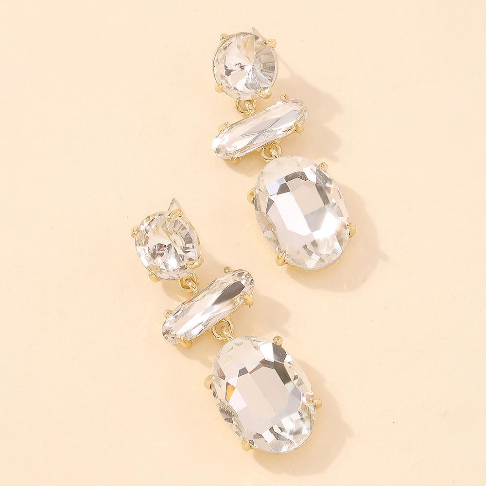 Бриллиантовые серьги темпераментные дамы и дамы вьют старинные серьги преувеличенный контраст ограненные серьги серьги.