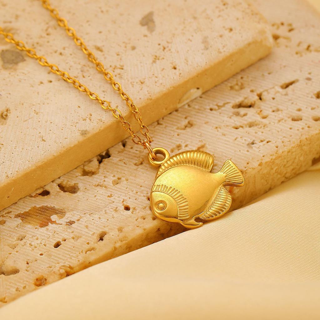 Amazon Beauty Самая продаваемая подвеска в виде маленькой рыбки из нержавеющей стали, ожерелье, личность, мода, высокое качество, простая цепочка на ключицу с рыбкой