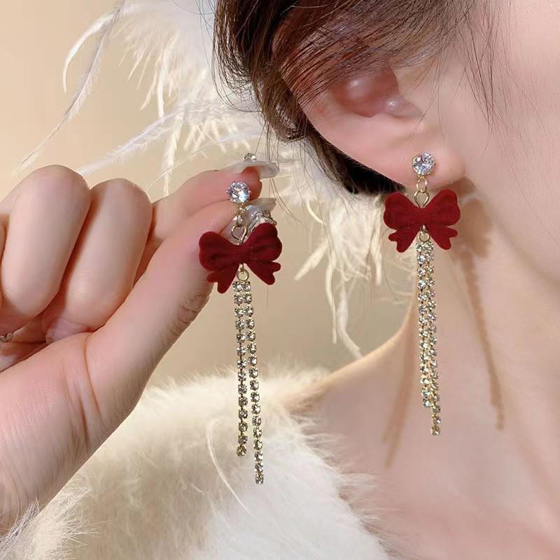 Элегантные красные серьги-кисточки с бантом из флокированной ткани – коллекция осень/зима для женщин