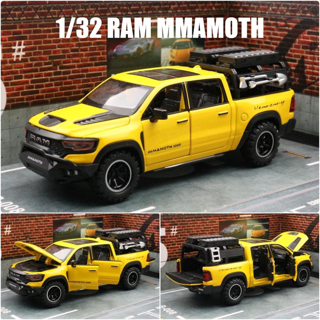 New 1:32 Full Scale Pickup Toy Car Miniature Die-cast Metal Off-road Vehicle High Quality Alloy Model Pull Back Sound Light Collection Gift Boy Toy