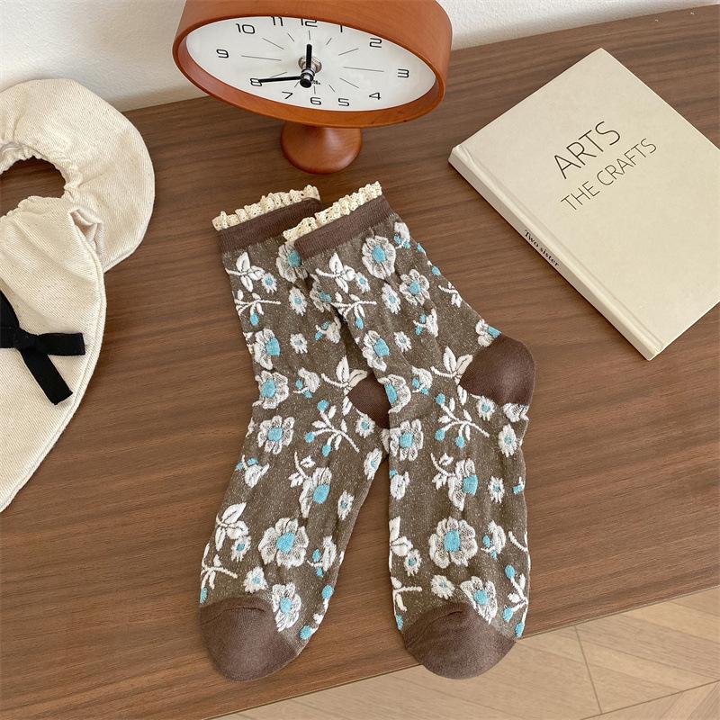 New Autumn and Winter Women Socks Floral Print Vintage Middle Tube Socks Japanese Fashion Harajuku Retro Sweet Girl Ruffle Socks