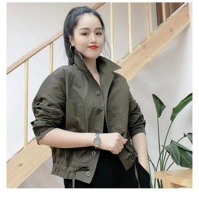 Модная куртка больших размеров в стиле рабочей одежды для женщин на весну и осень