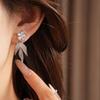 Серьги-клипсы с кисточками в виде цветка из циркона, покрытые 14-каратным золотом: Элегантные и роскошные украшения без проколов