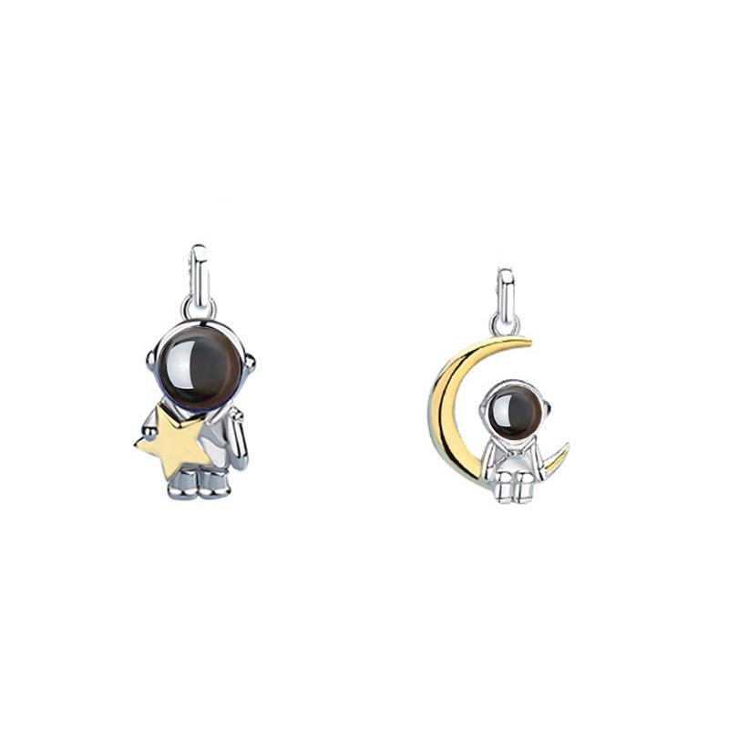 Astronaut Projection Couple Necklace, Male and Female Pair, Astronaut Star Picking and Moon Ranging Pendant, Collar Chain