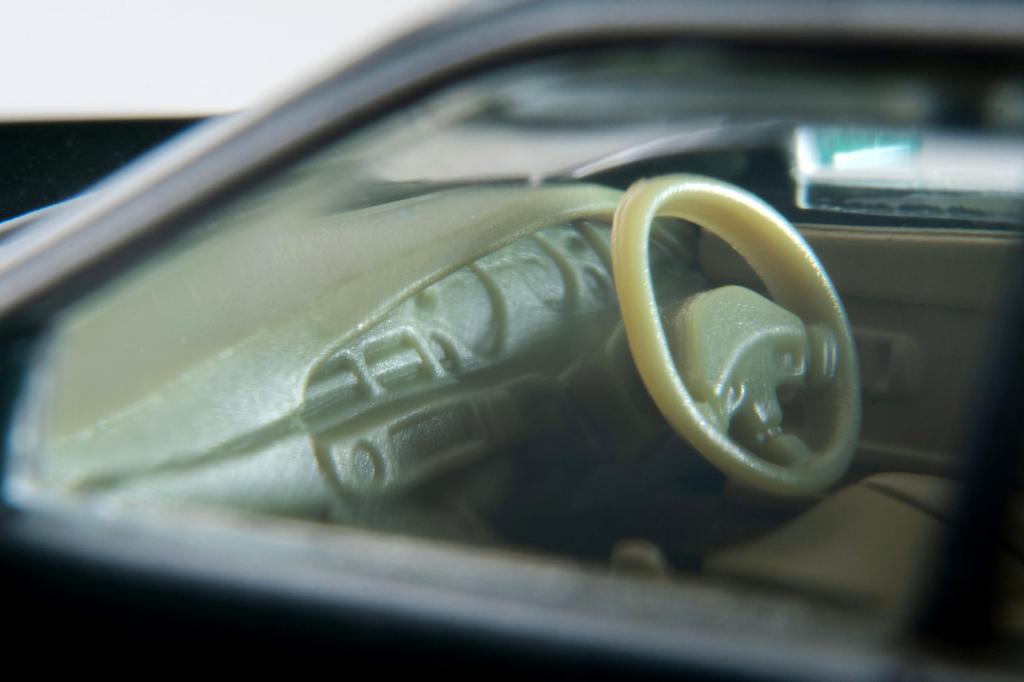 Tomica Limited Vintage Neo LV-N238c Nissan Laurel Twin Cam 24V Medalist Green 89 Year Finished Product