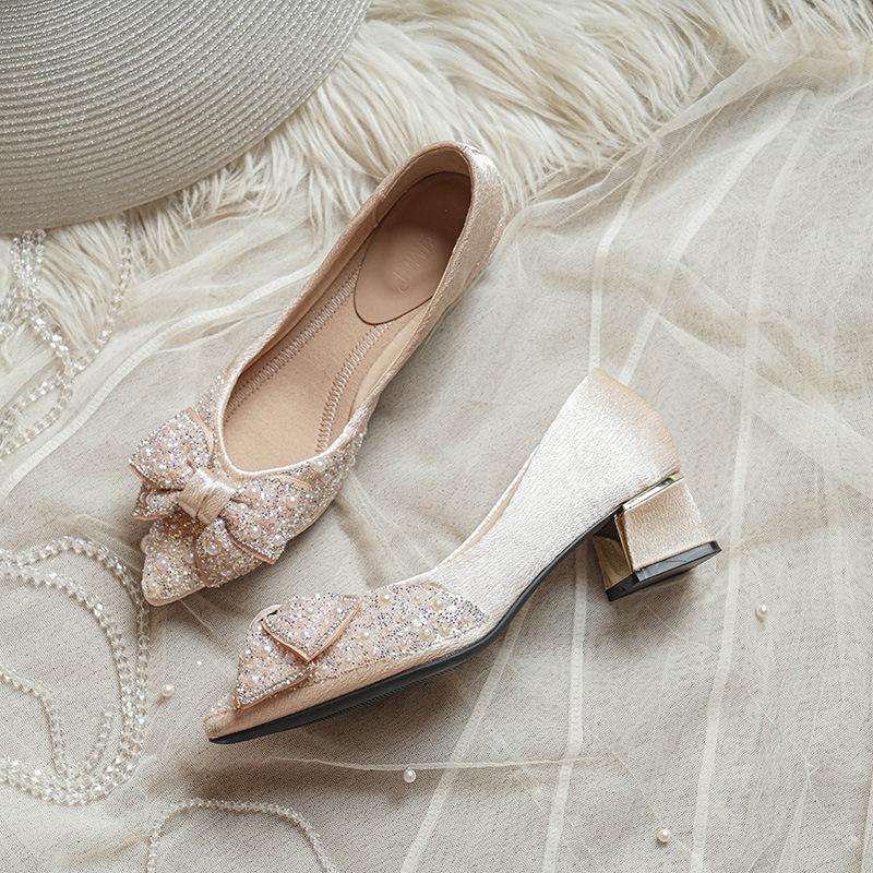 Французские туфли-лодочки на толстом каблуке, женственные, с бантом из страз, весенне-осенние, с мелким вырезом, не утомляющие ноги, темпераментные, на среднем каблуке, на высоком каблуке