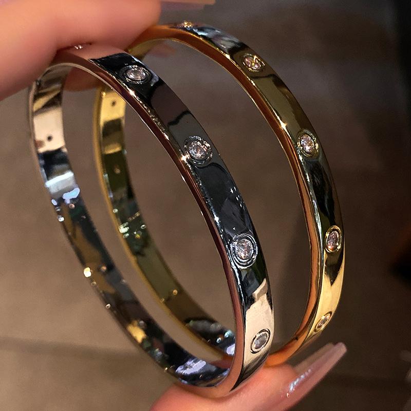 Нишевый высококлассный медный браслет с микроинкрустацией цирконами для пар, с простым кругом и блестящим браслетом