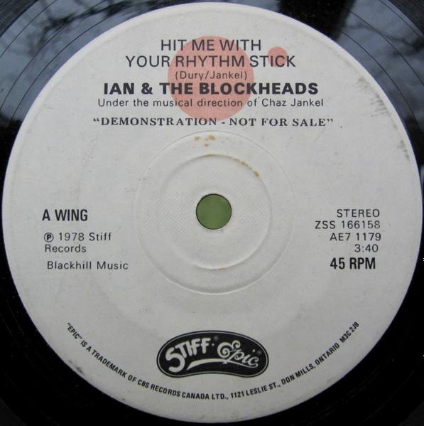 7-дюймовая пластинка IAN DURY & THE BLOCKHEADS - Hit Me With Your Rhythm Stick ZSS166158 Stiff-Epic 1978 Канада Рок Б/У