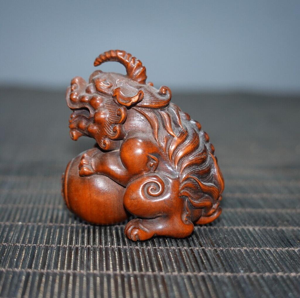 Chinese Antique Boxwood Carving Exquisite Unicorn Pixiu Statue Collection Art