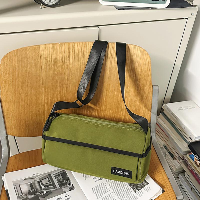 Outdoor leisure sports bag women's new lightweight shoulder messenger bag versatile casual pillow bag