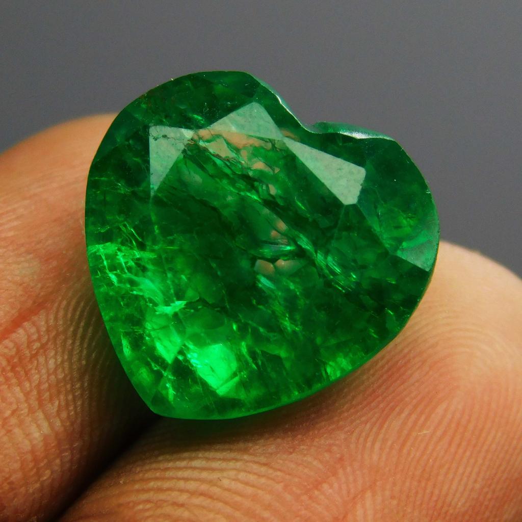 Natural Green Emerald Loose Gemstone 10 ct Colombian Heart Cut for Jewelry Making and Crafts