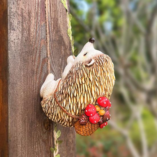 Фигурка Ежа-альпиниста Ручной работы Полимерная статуэтка Ежа Настенное украшение животного для дома