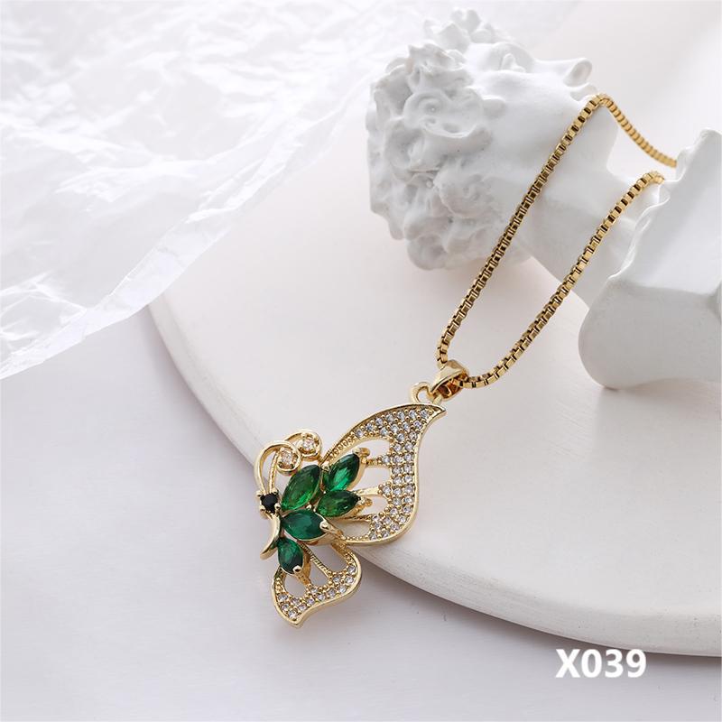 New Niche Design Retro Butterfly Micro-Inlaid Zircon Pendant Necklace Women'S Fashion Collarbone Chain