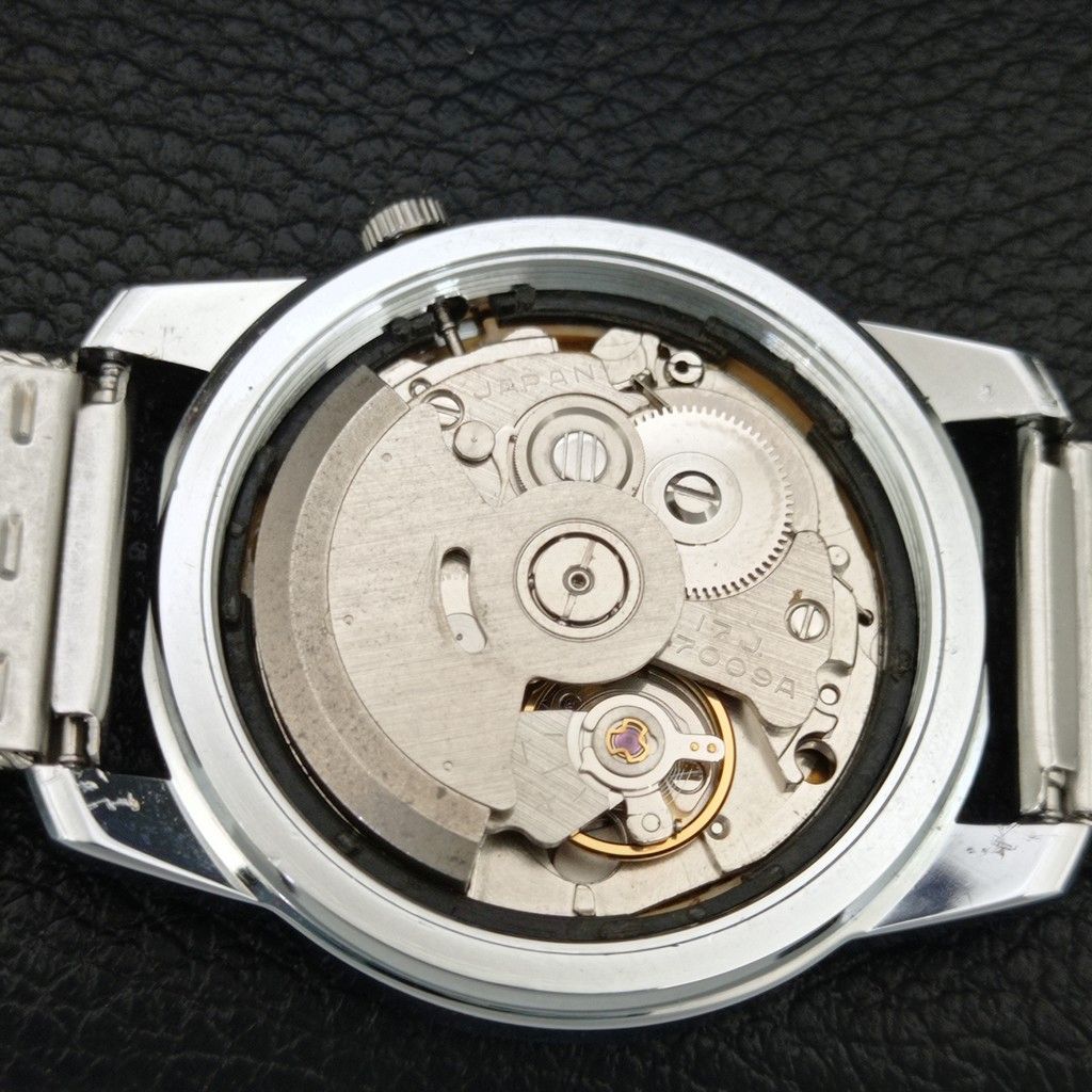 ЯПОНСКИЕ ВИНТАЖНЫЕ ОТРЕМОНТИРОВАННЫЕ АВТОМАТИЧЕСКИЕ МУЖСКИЕ ЧАСЫ SEIKO 5 С ЗЕЛЕНЫМ ЦИФЕРБЛАТОМ a446434-1